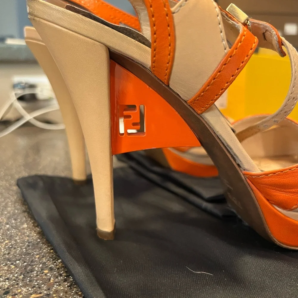 Fendi strappy  sandals. - Picture 3 of 9